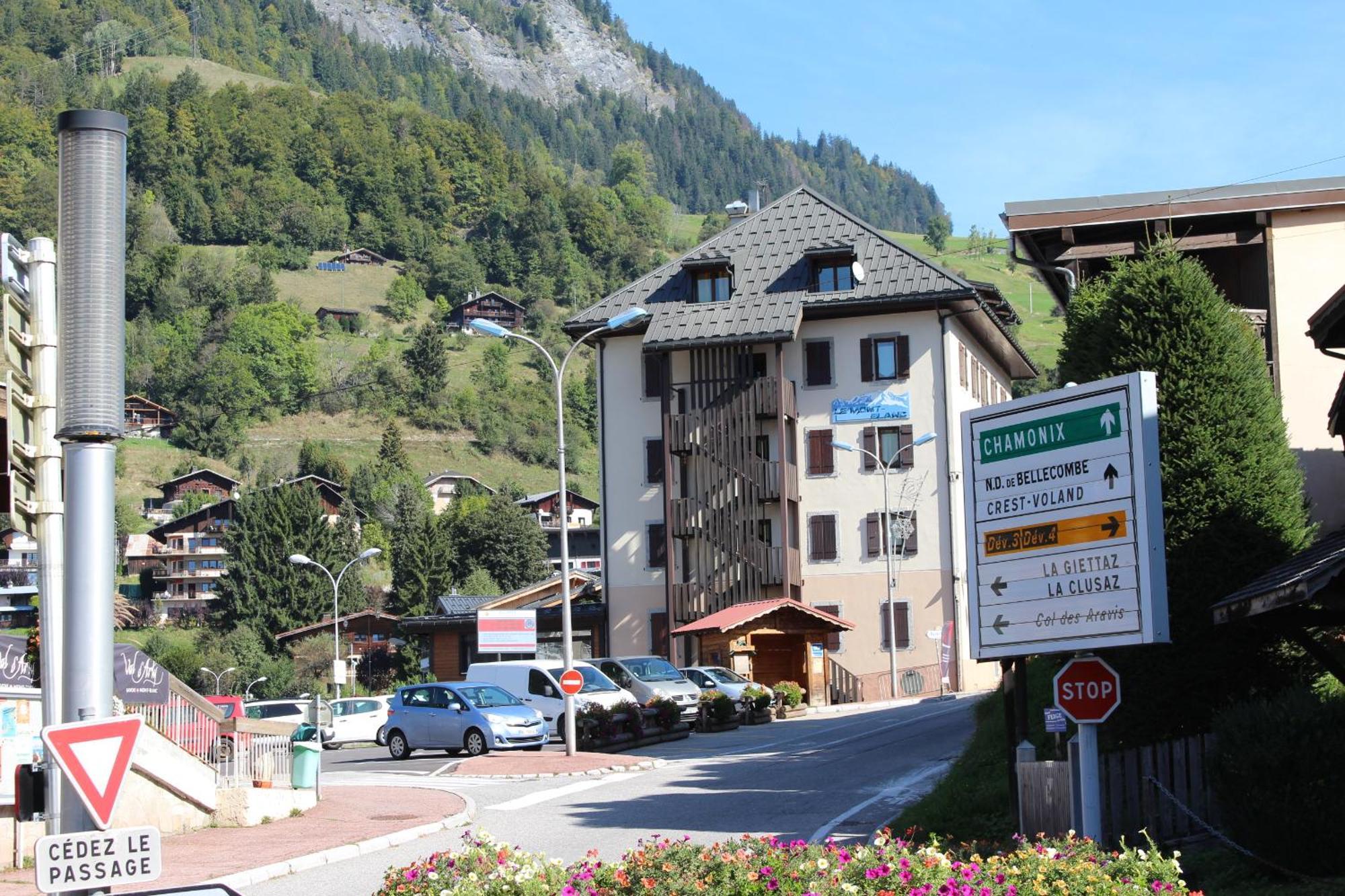 Hotel Le Montblanc Flumet Bagian luar foto