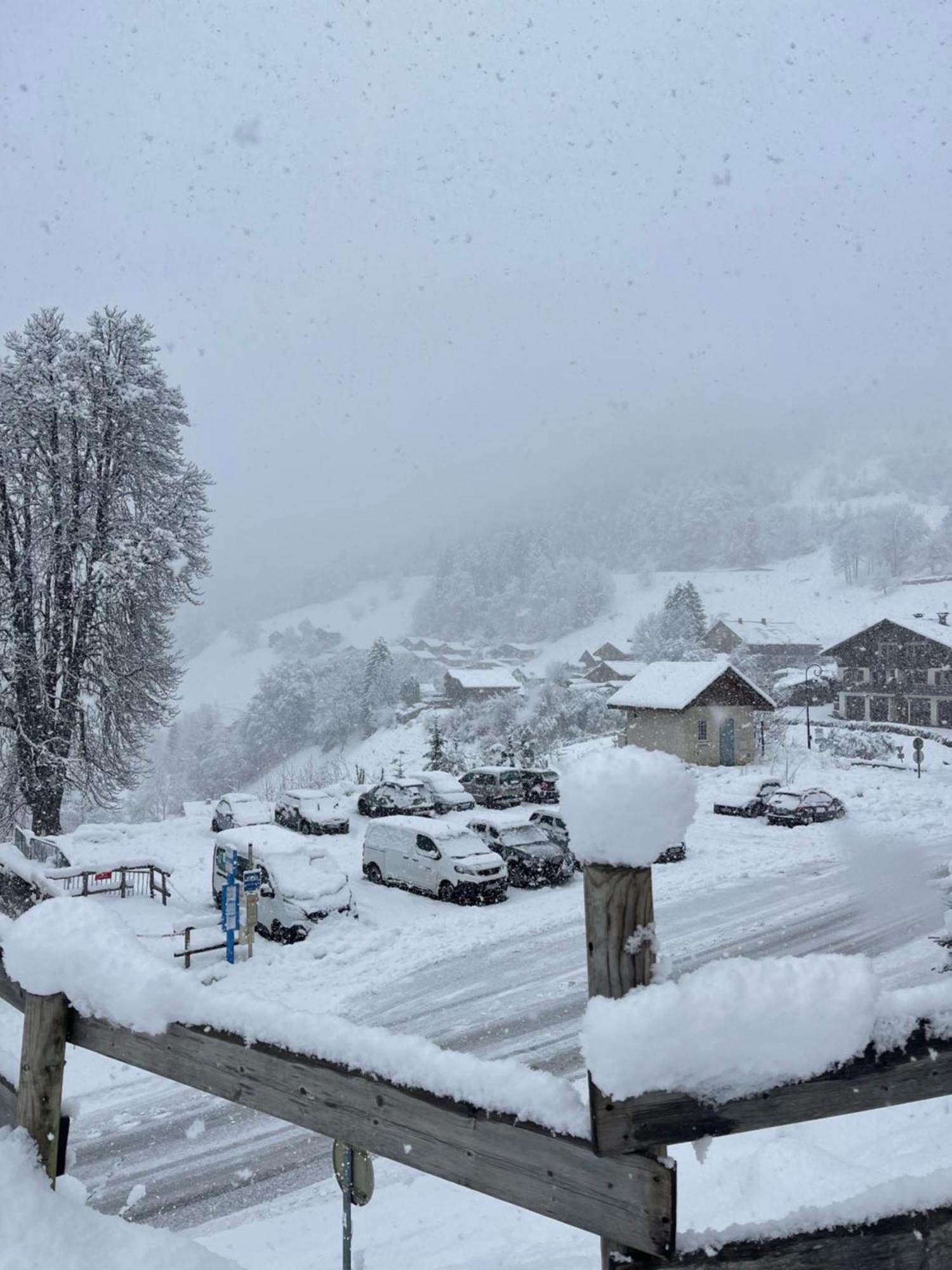 Hotel Le Montblanc Flumet Bagian luar foto